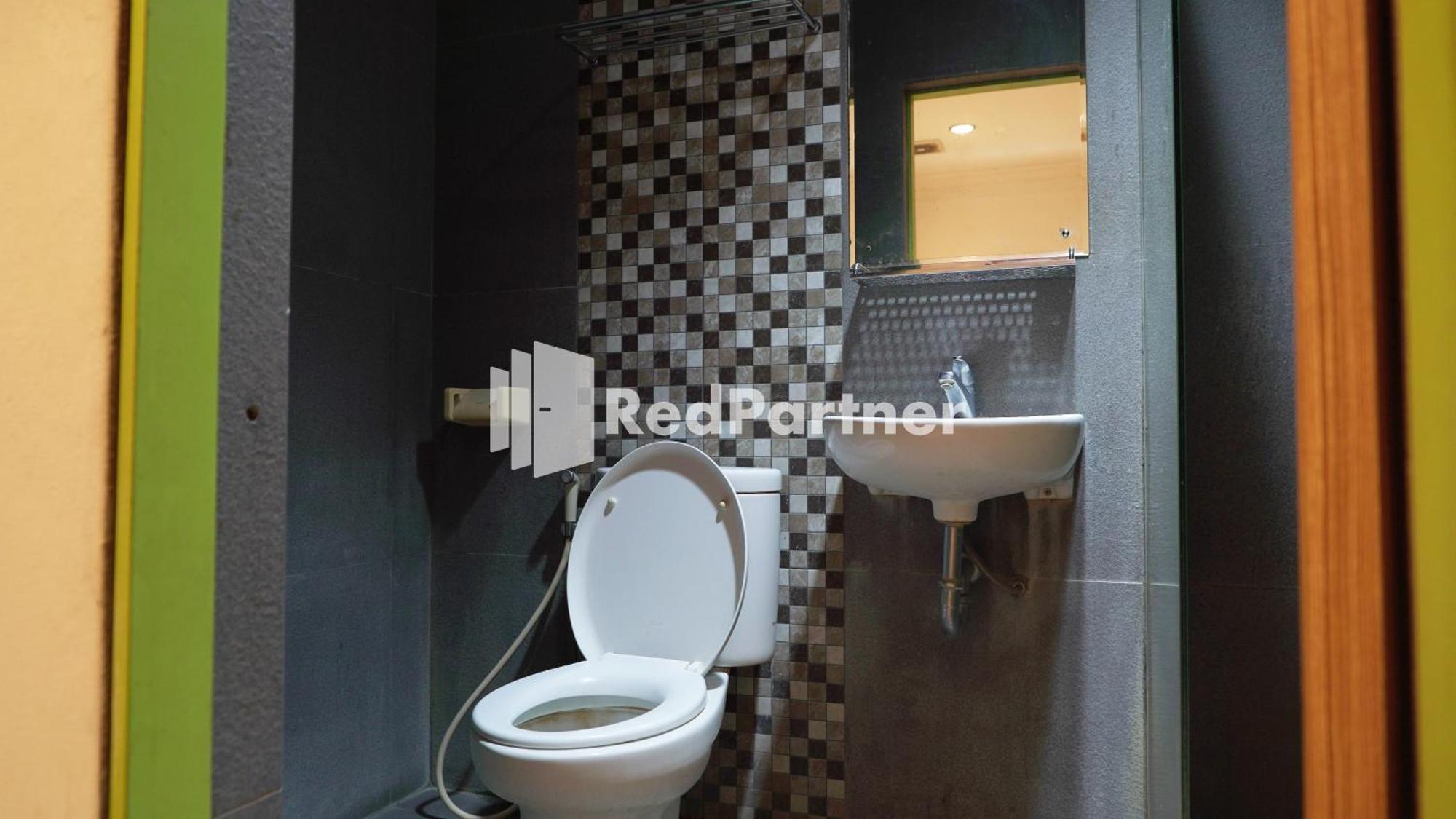 Wisma Sederhana Mitra Reddoorz Medan Quarto foto